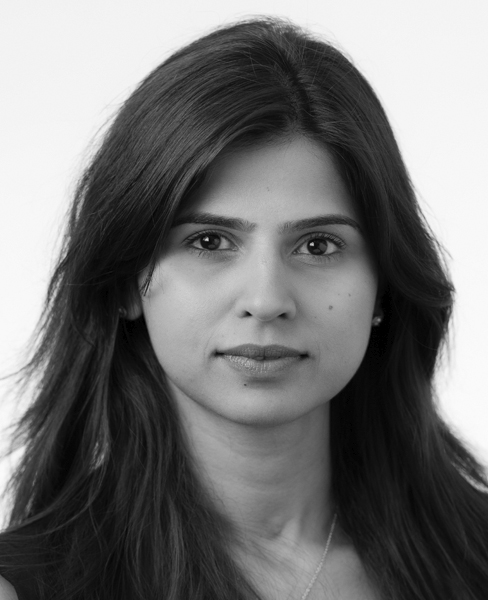 Niyati Ahuja Photo