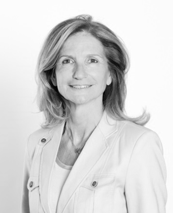 Isabelle MacElhone Photo