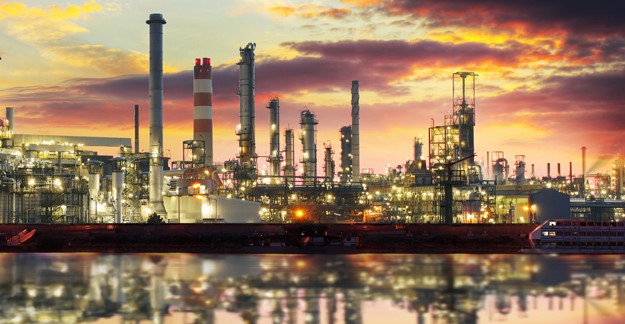 Evening view of an oil refinery